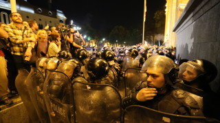 Русия предупреди гражданите си да избягват Грузия