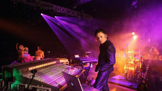 Нина Николина на една сцена с Juno Reactor