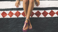 Как да подготвим стъпалата си за лятото (и сандалите)