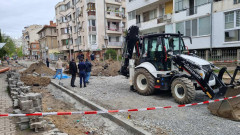 Работник почина, след като беше затрупан с пръст при ремонт на ул. "Оборище" в Бургас