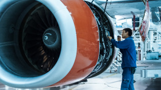 Сърбия отново се опитва да продаде компанията за поддръжка на самолети JAT
