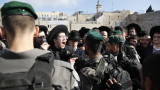 Феминистка група влезе в сблъсък с религиозни евреи на Стената на плача