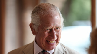 Този месец принц Хари бе тотално зачеркнат от кралското семейство