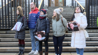 Красимира Трифонова и дъщеря й Габриела Славова остават за постоянно