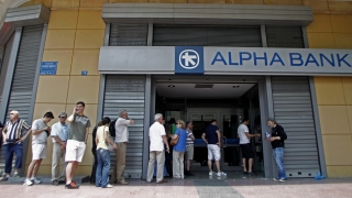 Най-големите гръцки банки са се "освободили" от €15 милиарда лоши кредити за година
