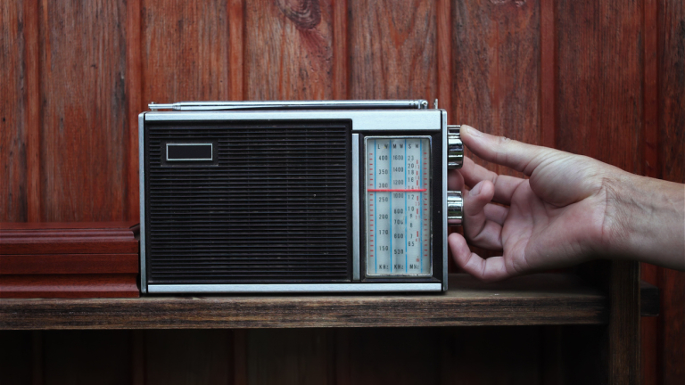 Водещи на предавания са и кандидат-депутати, алармира СЕМ