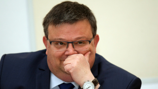 ВСС няма да проверява Цацаров за срещата с Гергов и Дончев 