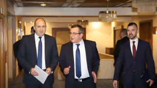 Обществена дискусия с участието на някои знакови лица от системата