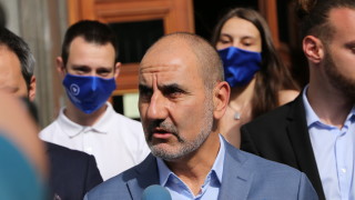 Партията на Цветан Цветанов Републиканци за България се регистрира в