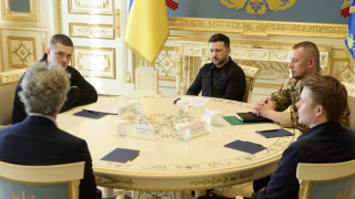 Зеленски иска да впрегне изкуствения интелект във войната, обръща се към Palantir