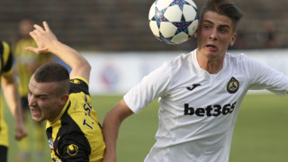 Защитникът на Славия и националния отбор на България до 19