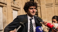 Френският държавен съвет не прие жалба срещу забраната на абая в училище