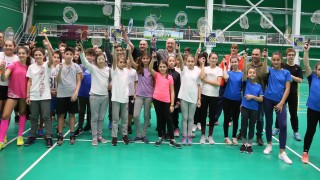 Министър Кралев присъства на 14-ия ученически турнир по бадминтон "Златно перце"