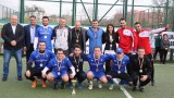 Министър Кралев връчи купата на шампионите в благотворителен футболен турнир на феновете
