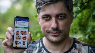 Владо Карамазов пусна собствени стикери