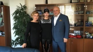 Министър Кралев се срещна с Цветелина Стоянова, ще съдейства за лечението й в Германия 