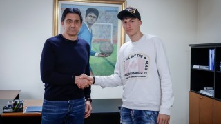 Юношата на Левски Кристиян Йовов подписа ървия си професионален договор