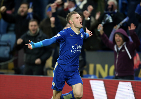 Фенове: Съдиите помагат на Лестър, за да "продължи приказката"