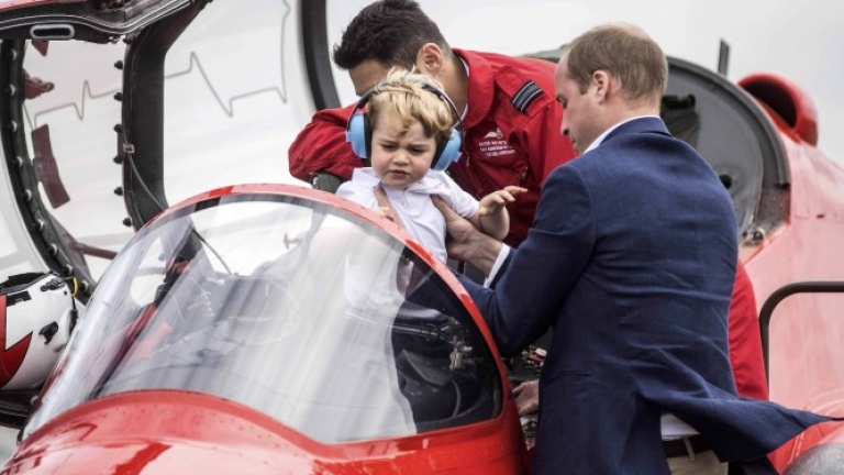 Заведоха принц Джордж на военно авиошоу 