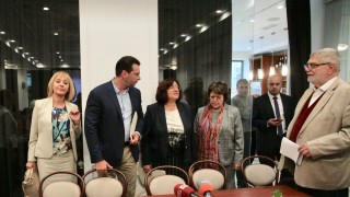 Левите искат от Манолова да изгони мутрите от общината