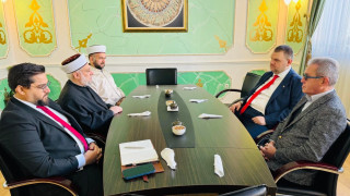 Като политици ние сме призвани да работим за хората и