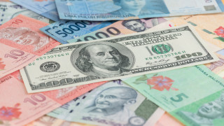 Доларът в очакване на преговорите между Вашингтон и Пекин