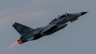 Усъвършенстван местно разработен реактивен учебно тренировъчен самолет на тайванските военновъздушни сили