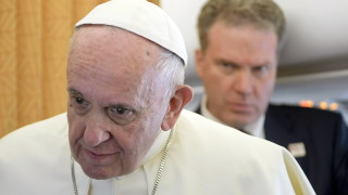 Папа Франциск който постави тежкото положение на мигрантите в Европа
