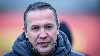 Старши треньорът на Локомотив София Антон Велков е поискал да