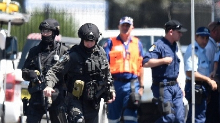 Полицията извършва антитерористична операция в предградия на Сидни