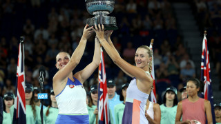 Французойката Кристина Младенович и унгарката Тимеа Бабош спечелиха дамския турнир