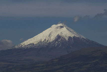 Опасен вулкан се активизира в Еквадор 