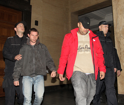 Азов пак плаче в съда, пак не го пускат от ареста
