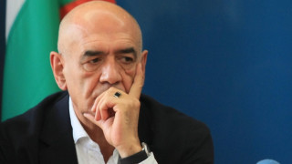 Нещата вървят натам да се овладее Здравната каса и да