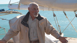 80-годишният Васил Куртев се върна от околосветско пътешествие (ВИДЕО)