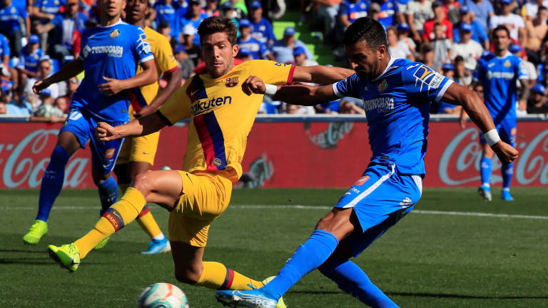Футболистът на Барселона Серхи Роберто отново се е контузил. 30-годишният