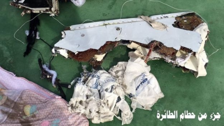 Зоната, в която издирват падналия самолет на EgyptAir, стеснена до 2 км 