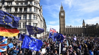 Многохиляден протест срещу Брекзит в Лондон 