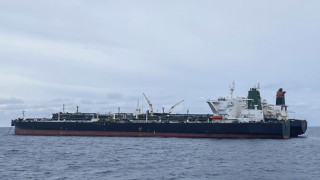 Агенция Ройтерс прегледа регистрите на корабите и забеляза че танкери