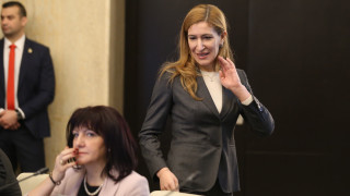 Ангелкова иска български туризъм в четири сезона - "Неочаквана ваканция"