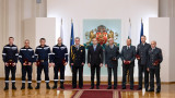 Президентът отличи огнеборци, гасили на пожари през 2021 г. у нас и в РСМ