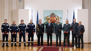 На церемония в Гербовата зала президентът удостои с държавни отличия