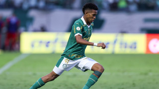 Челси официално приветства бразилеца Естевао който пристигна от Палмейрас Въпреки