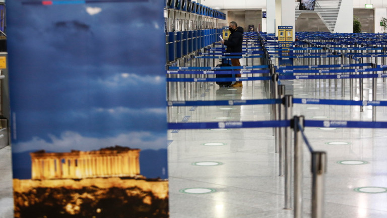 Гърция заяви в неделя, че удължава ограниченията за вътрешни полети