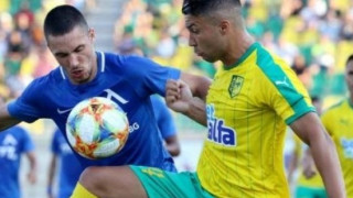 Кипърският АЕК разби с 3 0 Левски в Ларнака и докосва