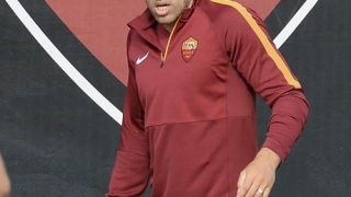 Трансферната инвазия на Ван Гаал продължава и във Вечния град