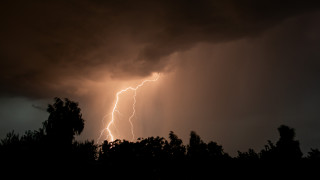 Мълния порази няколко души в храмов комплекс Ангкор Ват в