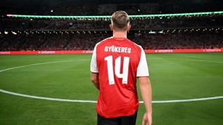 Мениджърът на Арсенал Микел Артета потвърди че футболистът на