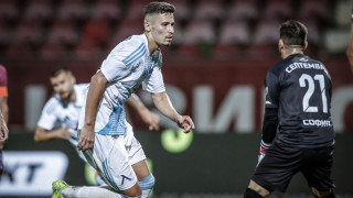 Нападателят на Левски Борислав Рупанов получи наградата си за най добър