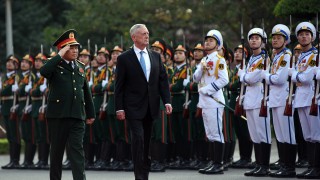 Съд във Виетнам осъди двама американци от виетнамски произход на